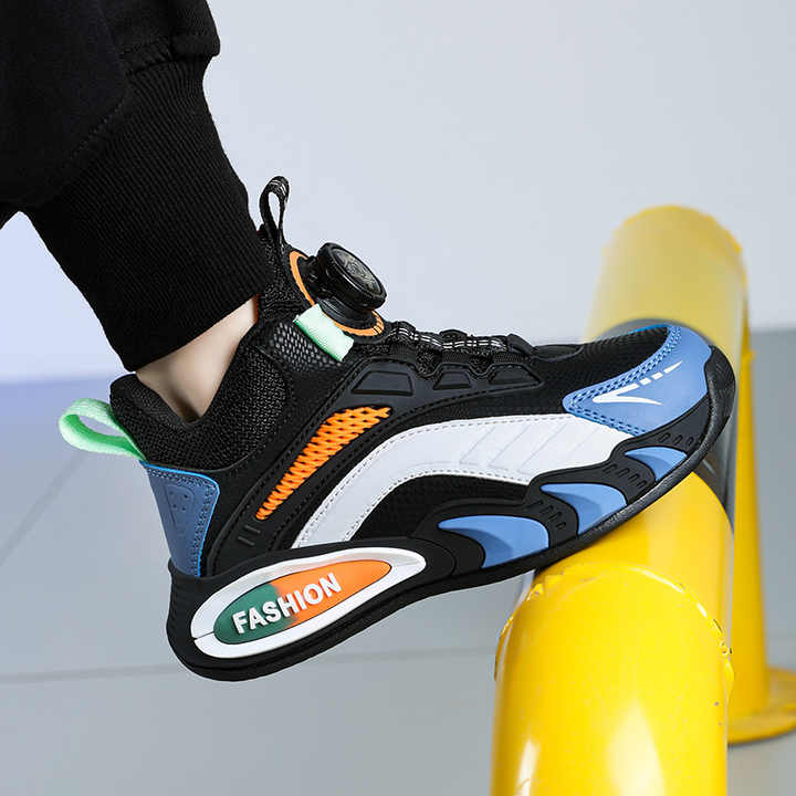 أحذية رياضية جديدة عالية الجودة  . New high quality sneakers