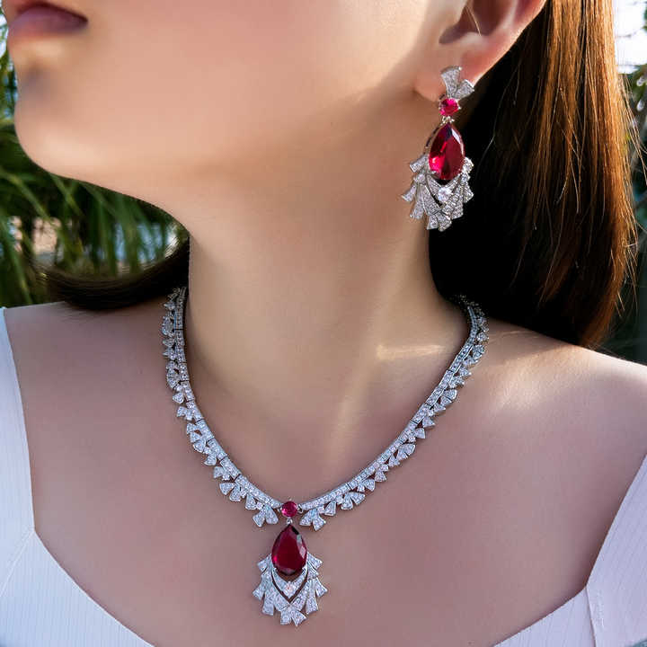 Engagement Luxury Jewelry - طقم مجوهرات فاخر من قلادة