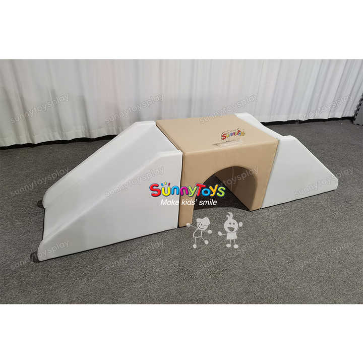 Beige Indoor Baby Playground Soft Play Set Sponge Material Bare For Soft Play البيج داخلي ملعب الطفل مجموعة اللعب الناعمة مادة الإسفنج عارية للعب لينة