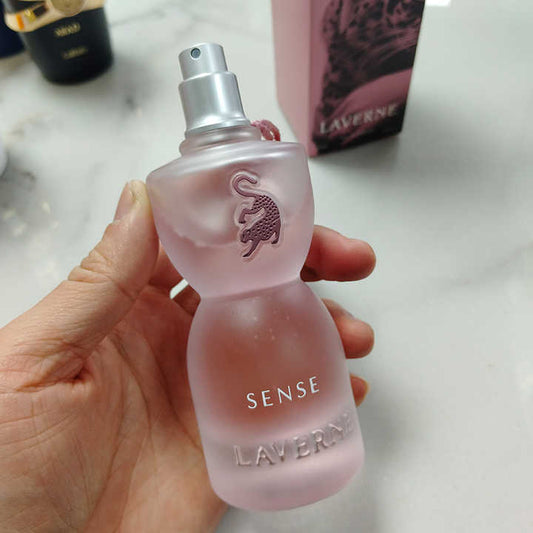 عطر نسائي عربي فاخر - نسائي