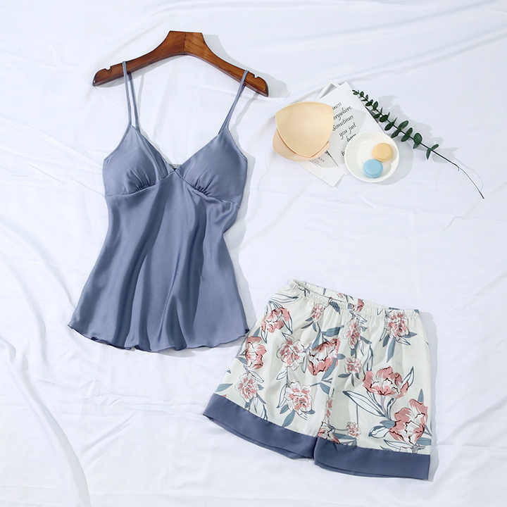 Women's sleepwear 