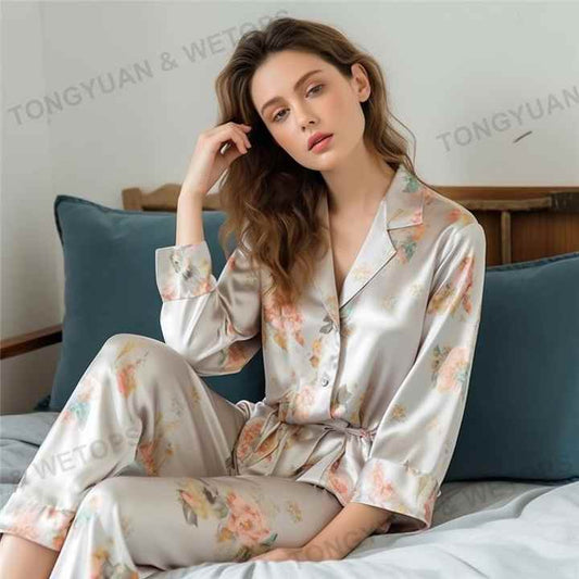 Women's pajamas 