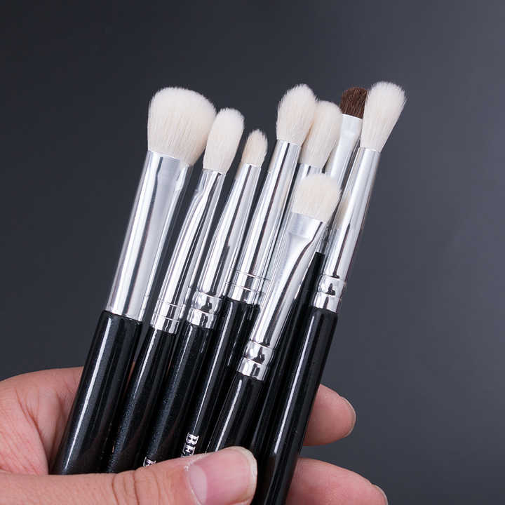 makeup brushes 