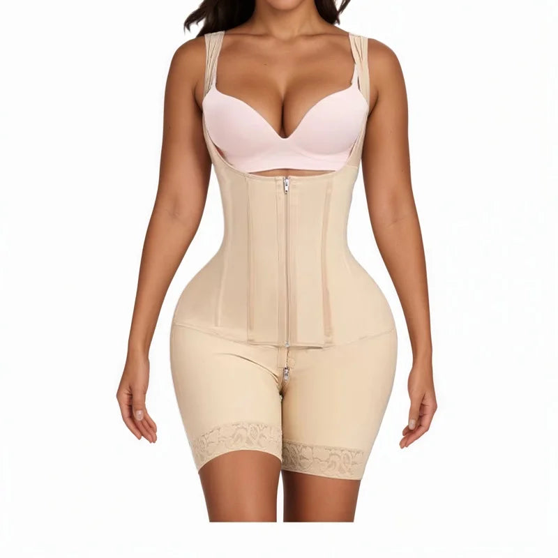 ملابس نسائية داخلية