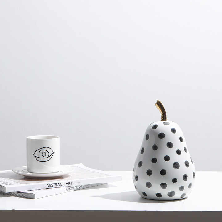 Modern luxury ceramic decorative jar. 