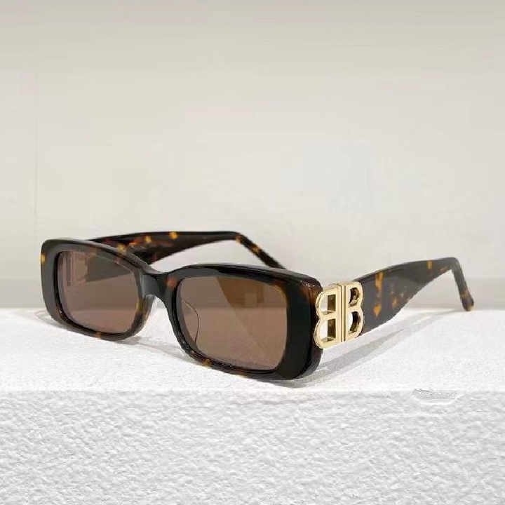 sun Glasses for Men Women Black Frame Color -نظارات شمسية جديدة