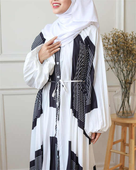 Elegant women's abayas 