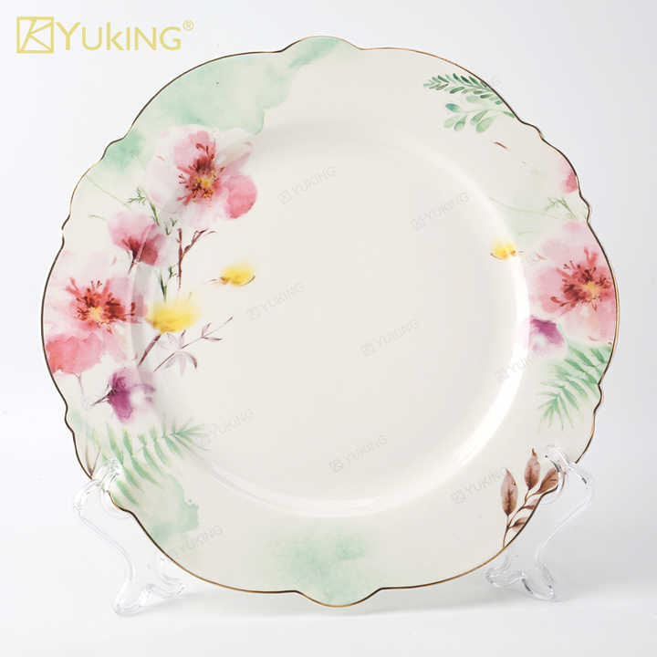 cups and saucers . الكؤوس والصحون