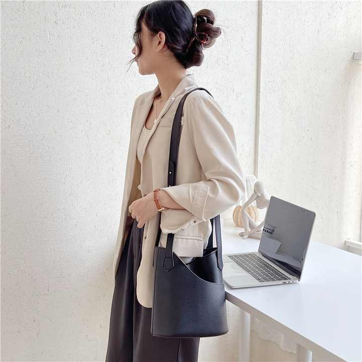 Bags and fun,حقائب و امتعه