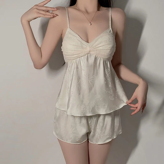 بيجامة نوم نسائية مثيرة