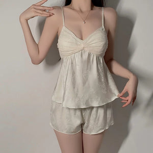 بيجامة نوم نسائية مثيرة