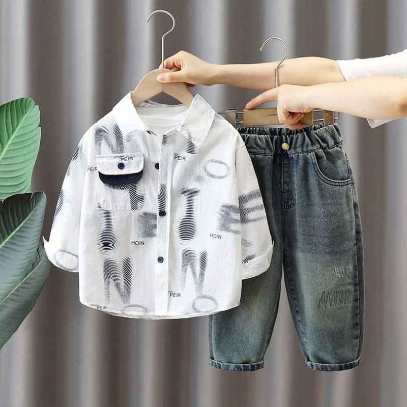 طقم ملابس أطفال