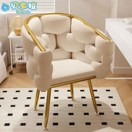 كرسي تزيين اسكندنافي للفتيات كرسي مريح لغرفة . Scandinavian vanity chair for girls comfortable chair for room
