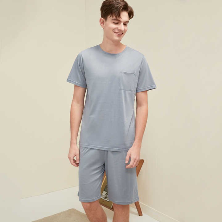 Men's casual clothing 