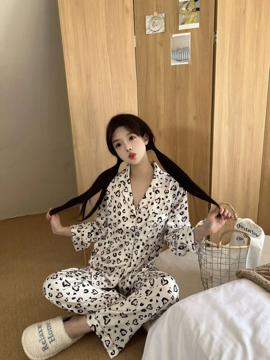 بيجامة نسائية