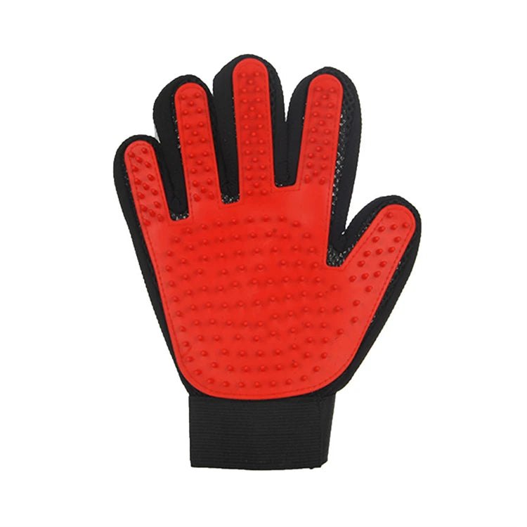 Cat grooming gloves for pet trips, brushes, and cleaning tools. 