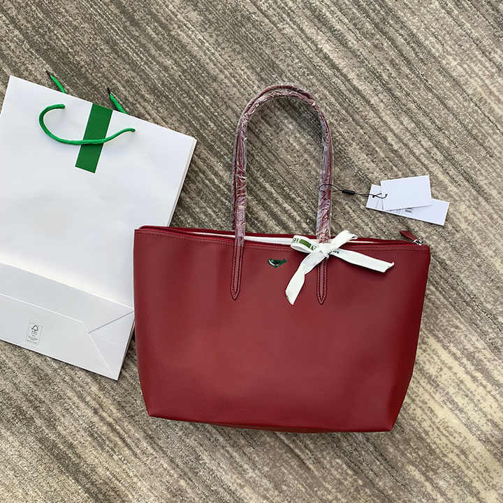 حقائب يد تسوق نسائية كبير