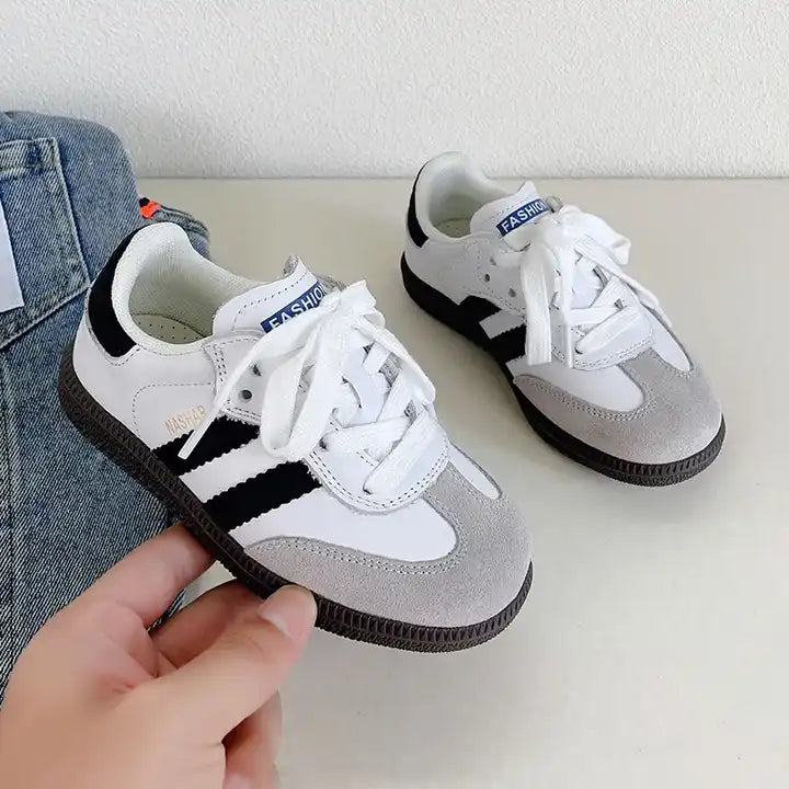 أحذية تدريب أطفال أولاد وبنات كاجوال مسطحة  . Children's Boys and Girls Casual Flat German Striped