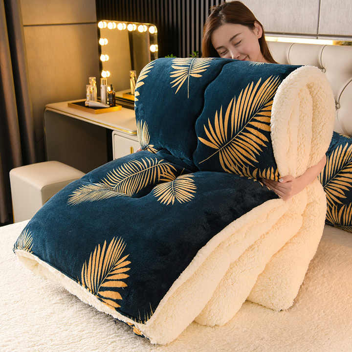 لحاف صوف الضأن السميك الدافئ ، لحاف من . Thick warm lambswool quilt, soft chemical fiber quilt,