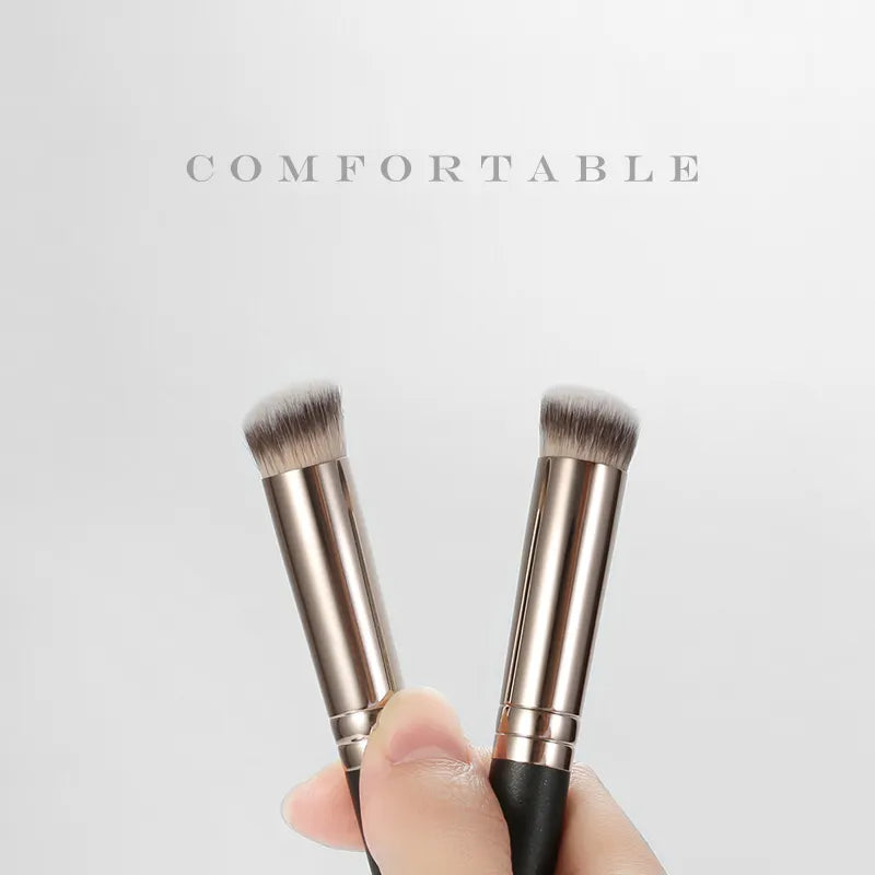 Pro Small Foundation Brush 