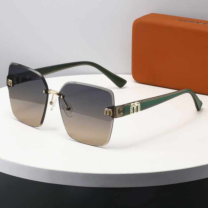 Fashionable rimless women's sunglasses 