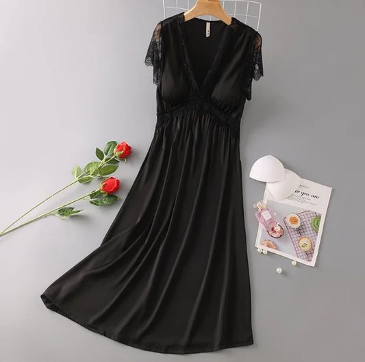 بيجامة نوم نسائية مثيرة