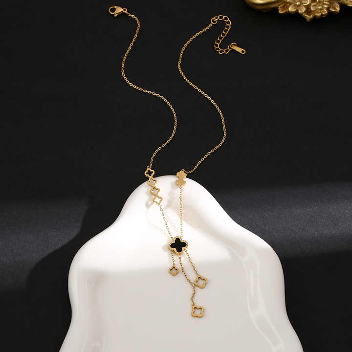 clover leaf necklace 