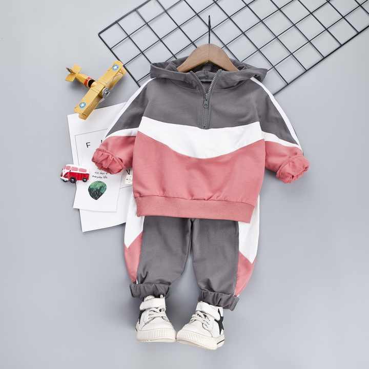 ملابس أطفال 2021 في مجموعات الأولاد . Children's clothing 2021 in boys' sets