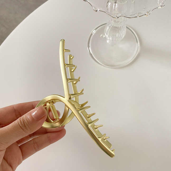 Fashionable gold plated hair pins 