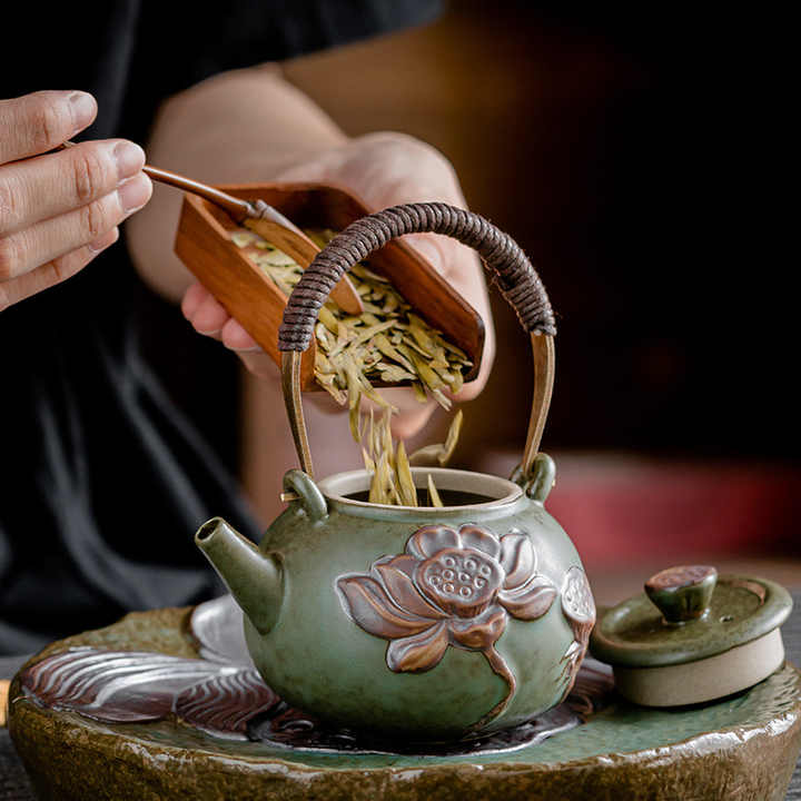 Retro Kung Fu Design Pottery Teapot Set 