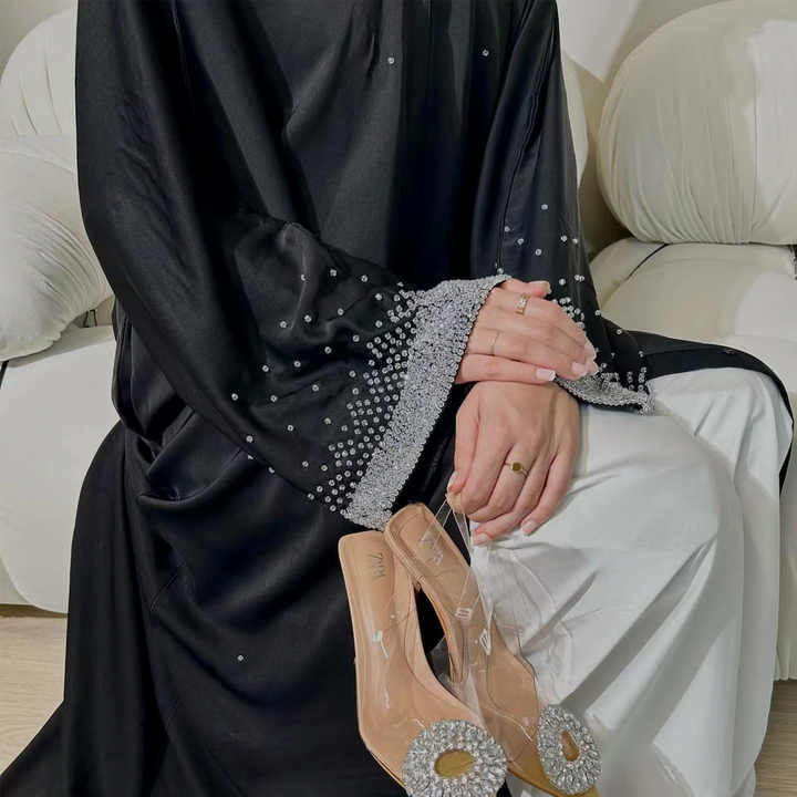 عبايات ملونة  نسائيه