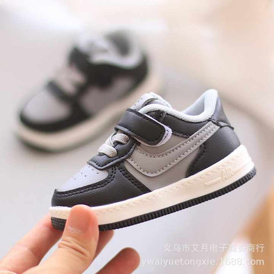 أحذية أطفال أنيقة جديدة بتخفيضات كبيرة على . New stylish children's shoes at great discounts on