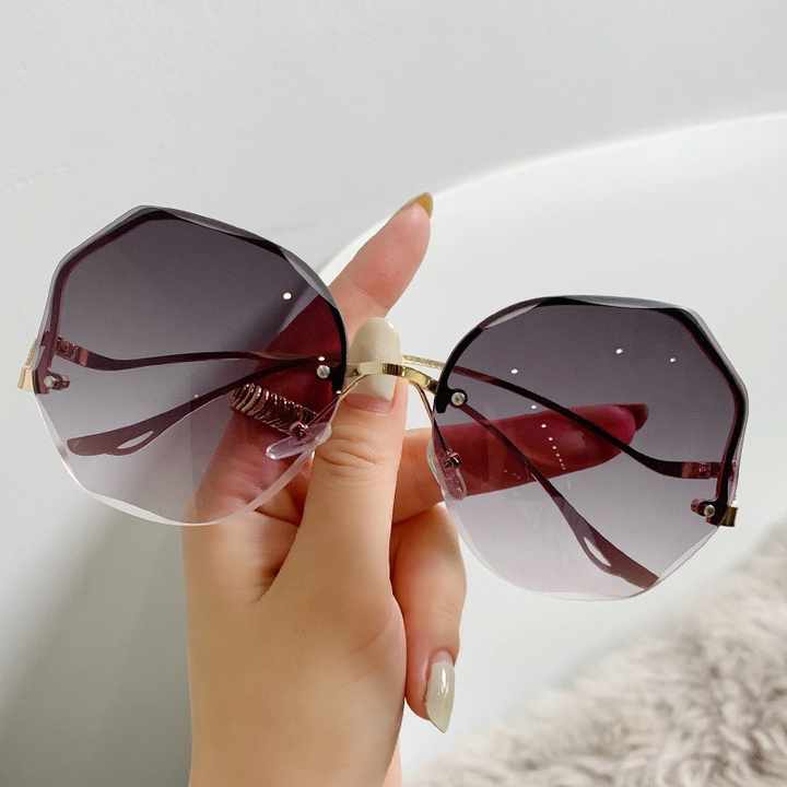 نظارات شمسية نسائية  Women's sunglasses