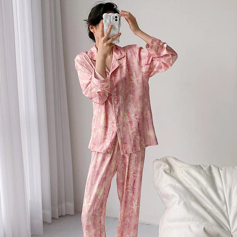 بيجامة نسائية