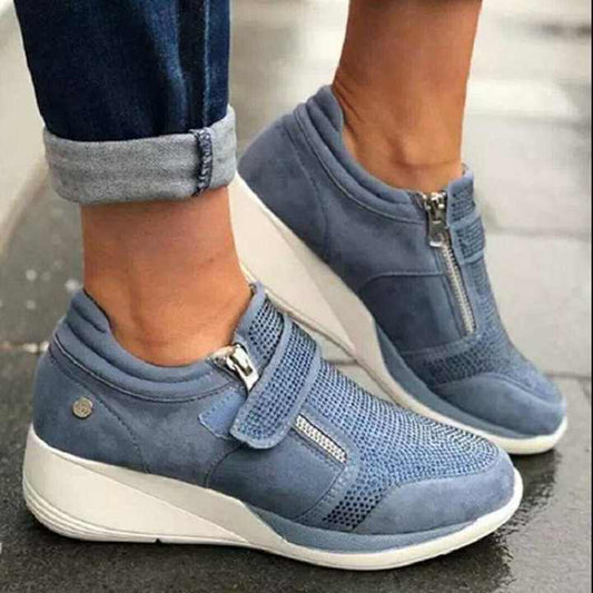 أحذية رياضية  نسائيه