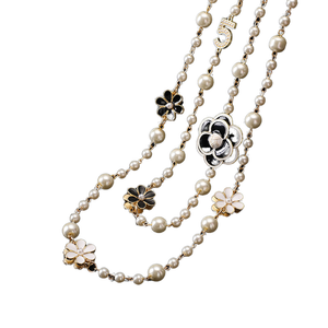 Camellia pearl necklace 