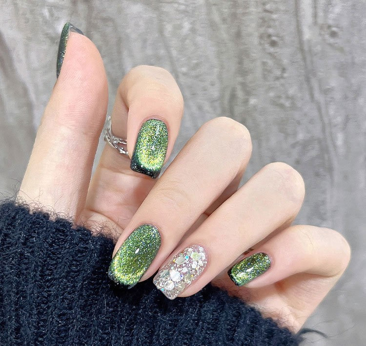 طلاء الأظافر الامع