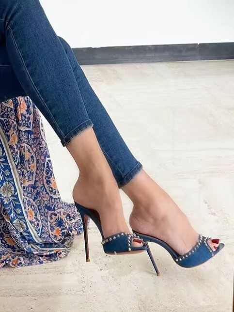 Elegant women's heels 