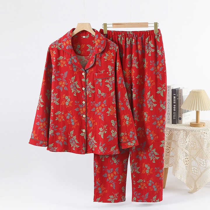 Women's sleepwear 