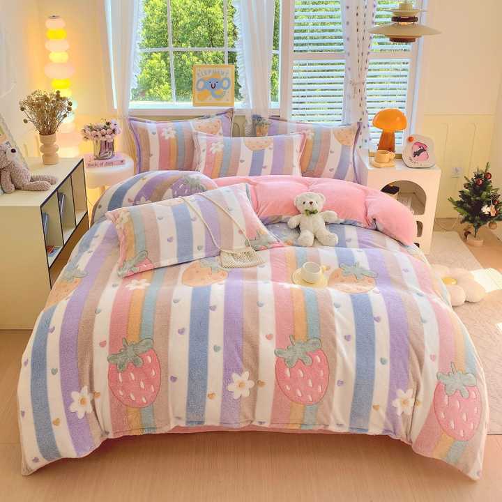 Thick cotton bed sheet sets. 