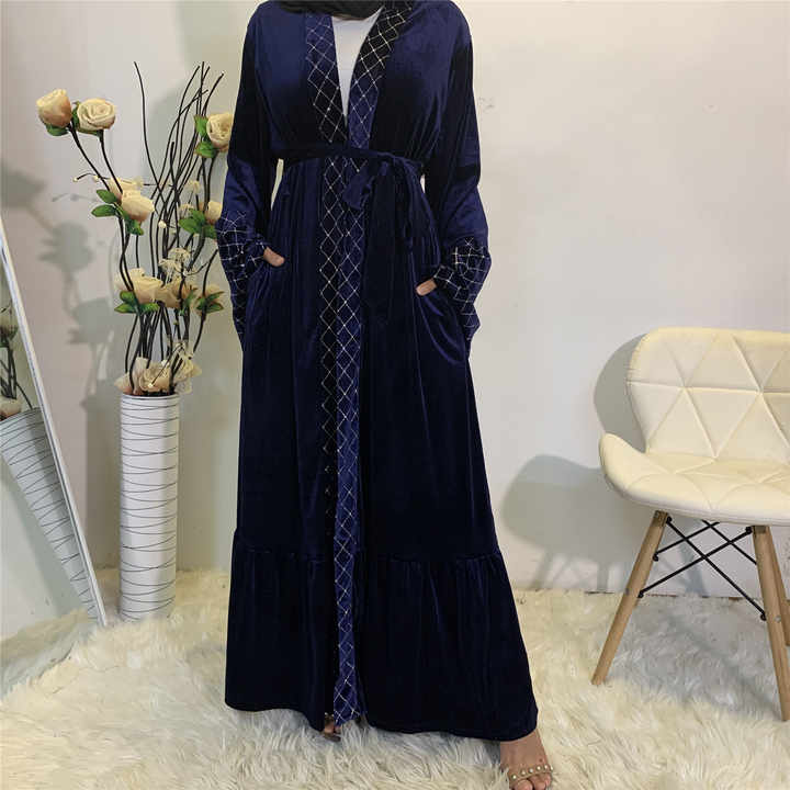 Comfortable and practical women's abayas 