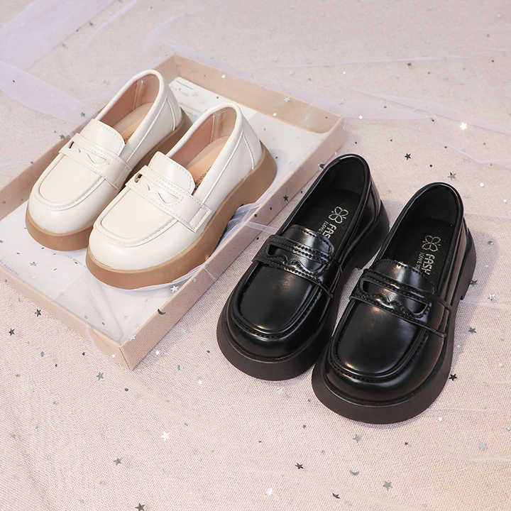 أحذية للفتيات الربيعية والخريفية أحذية أطفال جديدة عصرية بنعل ناعم Spring and Autumn Girls Shoes New Fashionable Children's Shoes with Soft Sole
