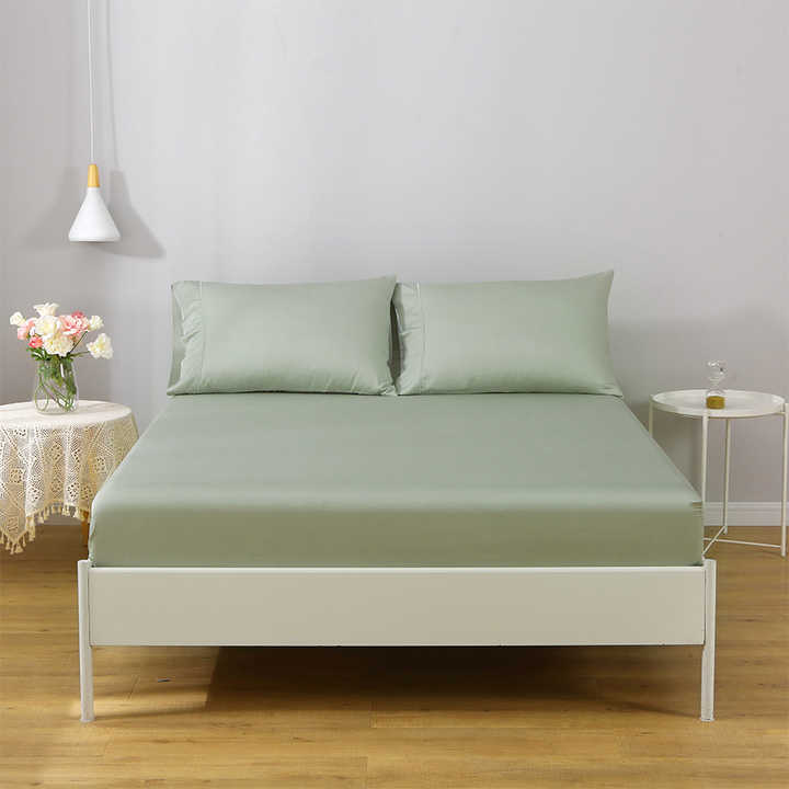 Luxury comforter sets with exquisite design consisting of: 