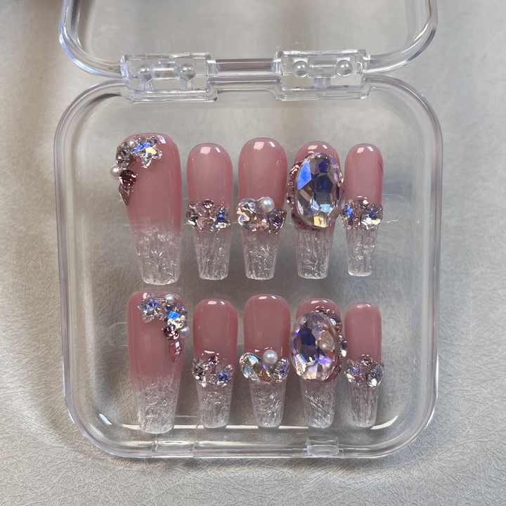 Fake Nails - أظافر اصطناعية