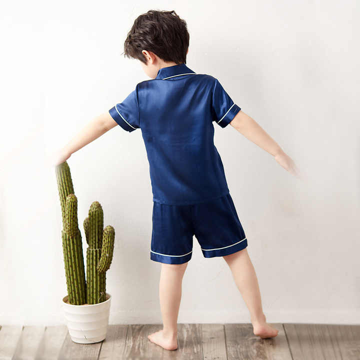 Long-sleeved silk pajamas 