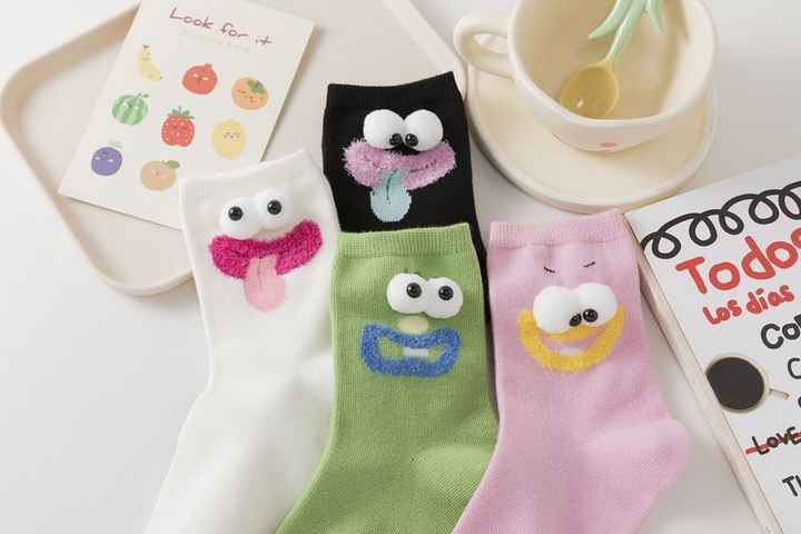 Women Mid-tube Pile Socks جوارب نسائية متوسطة الطول