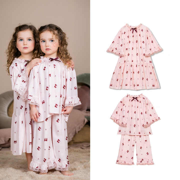 Custom Print Baby Pyjamas Cotton Silk Print Dresses Two Piece Children Boutique Girls Sleepwear PJS Kids Pajamas Setsبيجامات أطفال مطبوعة حسب الطلب، فساتين مطبوعة من القطن والحرير، ملابس نوم بوتيك للبنات، طقم بيجامات للأطفال، قطعتين