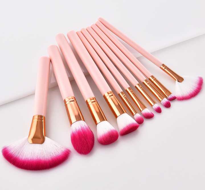 makeup brushes 