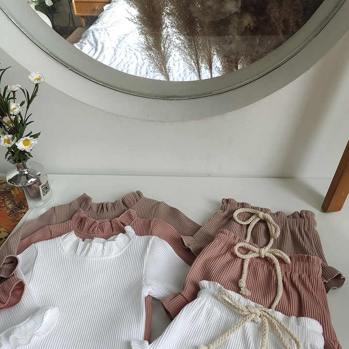 Children's overalls suit