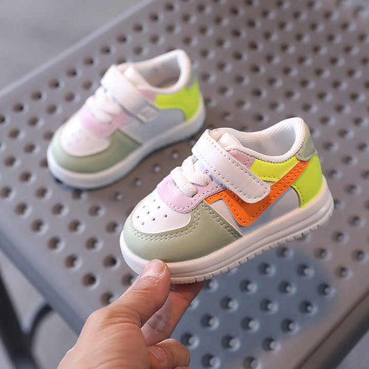 أحذية رياضية مسطحة ، كاجوال ، جلد ، للأطفال . Flat, casual, leather, children's sneakers